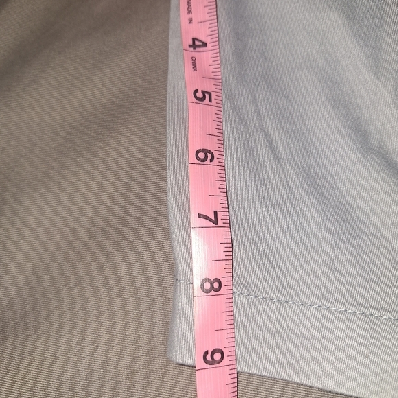 Roundtree and Yorke BigMan Classic Fit pleated Gray Men's Shorts in a 52. - Picture 7 of 7